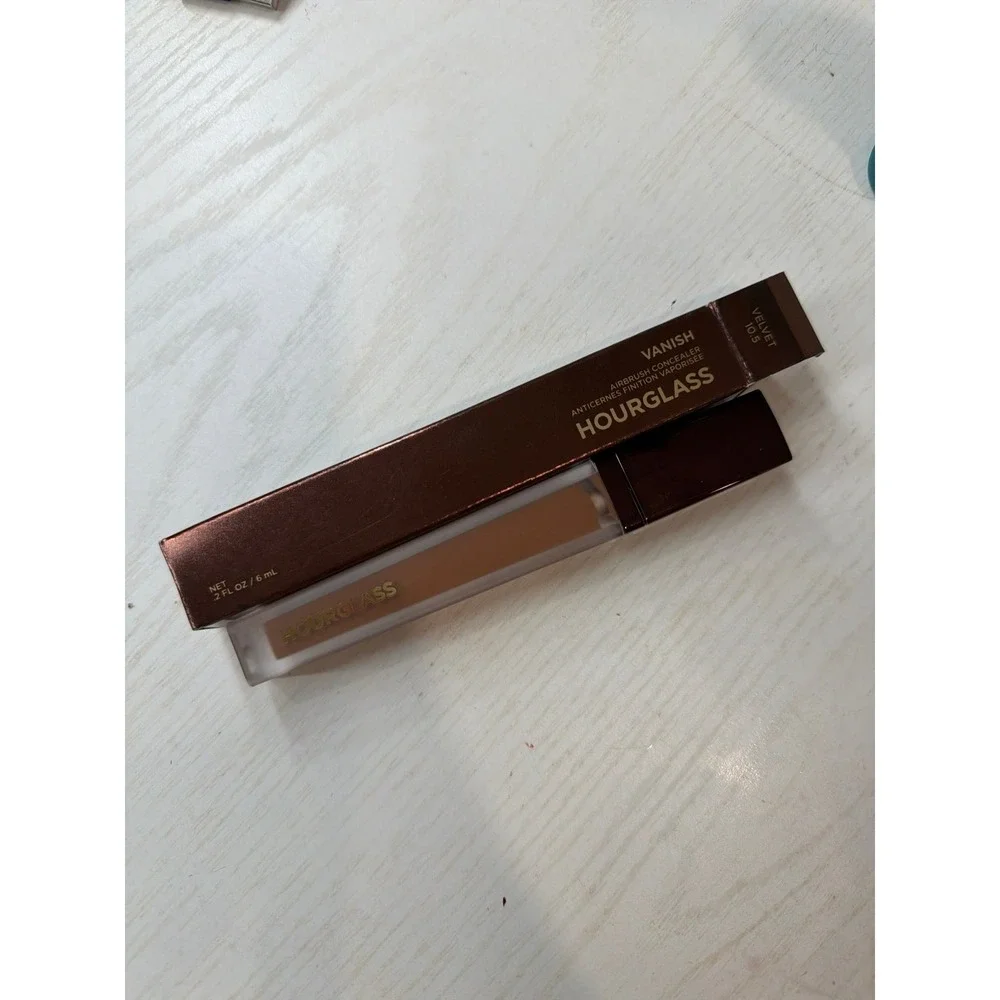 Hourglass concealer